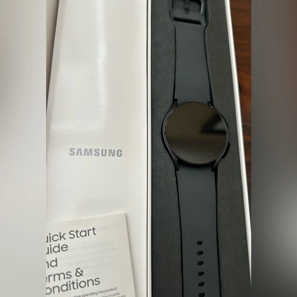 Samsung Galaxy Watch6 Smartwatch 40mm, Bluetooth, Armor Aluminum, Graphite